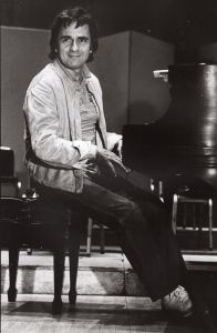 Dudley Moore 1983, NY. cliff.jpg